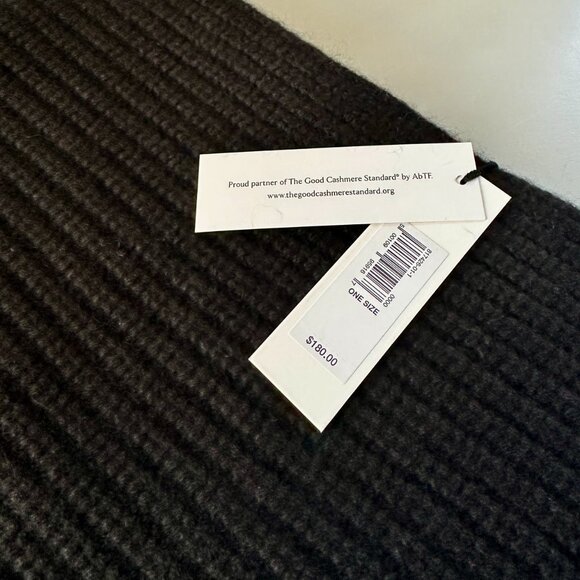 Banana Republic Curio Cashmere Scarf Unisex NEW Soft Knit Luxury Gift Wrap - Picture 2 of 5
